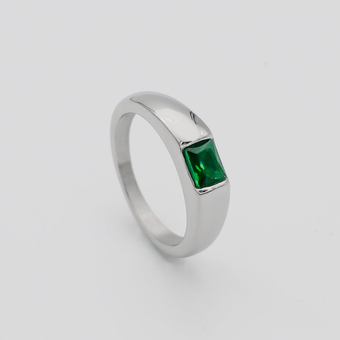 Nova ring in silver and emerald