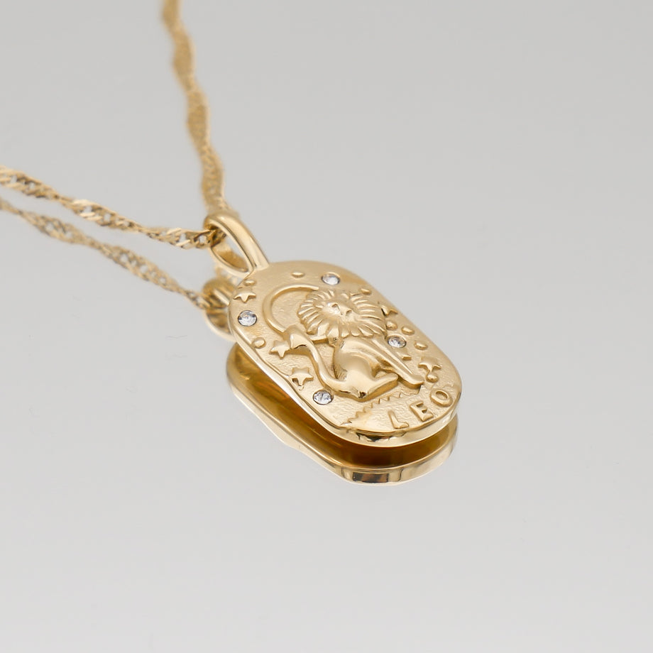 Leo Zodiac Tarot Card Necklace