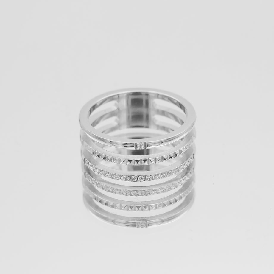 Mehrschichtiger Liliana-Ring
