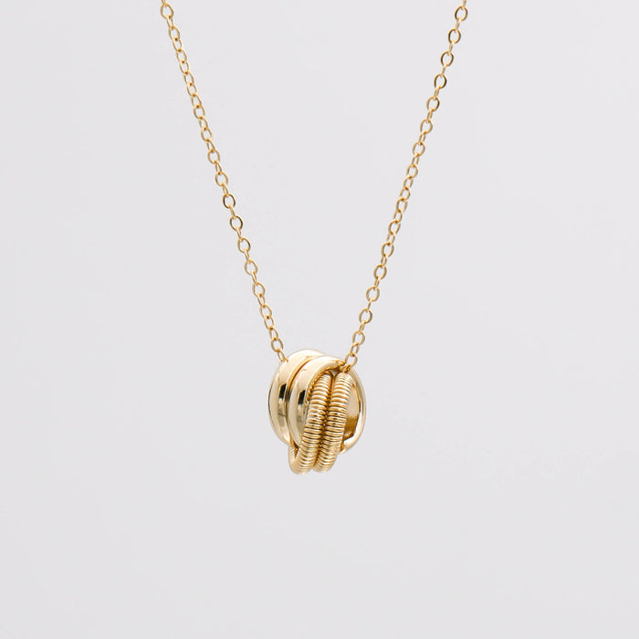 Kacie Contrast Knot Necklace | PRYA