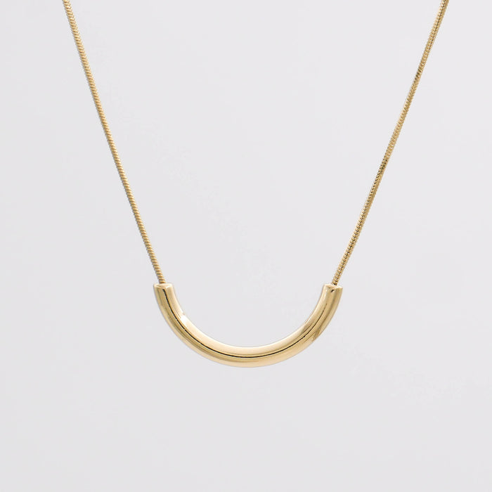 Cerys Crescent Bar Necklace | PRYA
