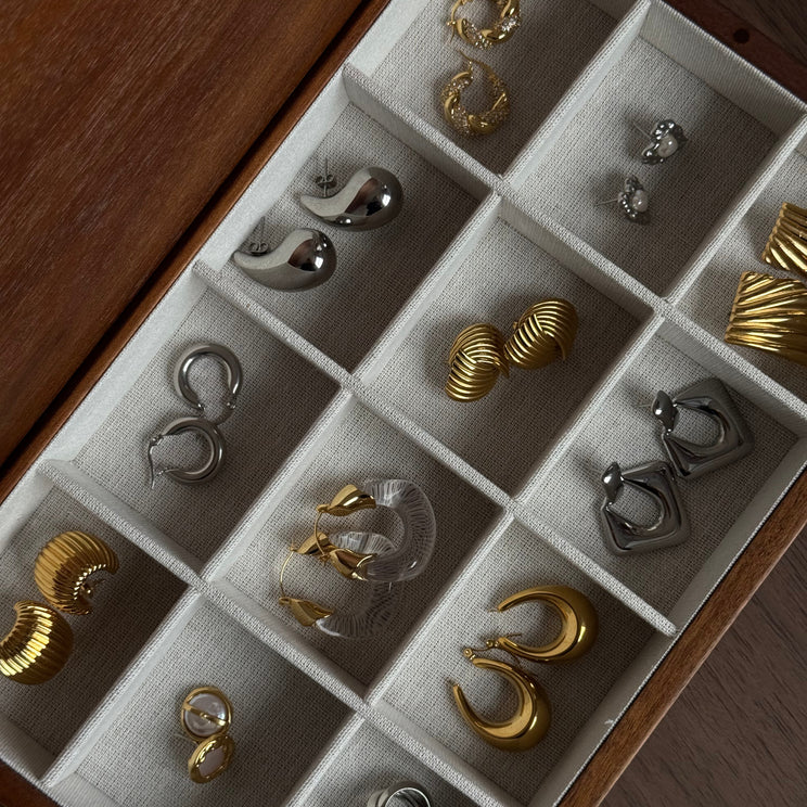 How To Build a Capsule Jewellery Collection