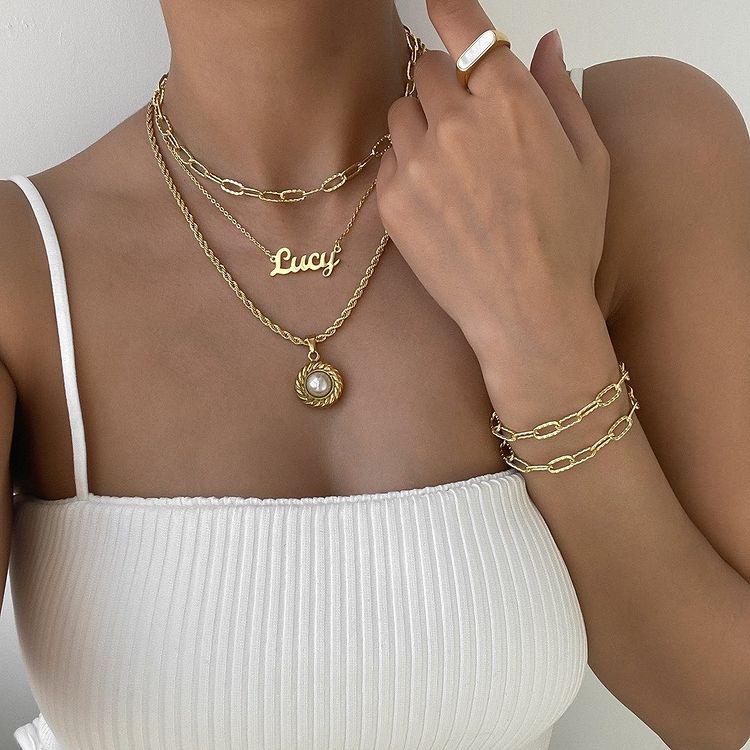 Gold Chains For Women: 2022 Lookbook