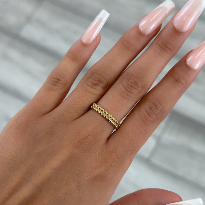 Model wearing Aiza Beaded Band Ring in 18k gold-plated from prya