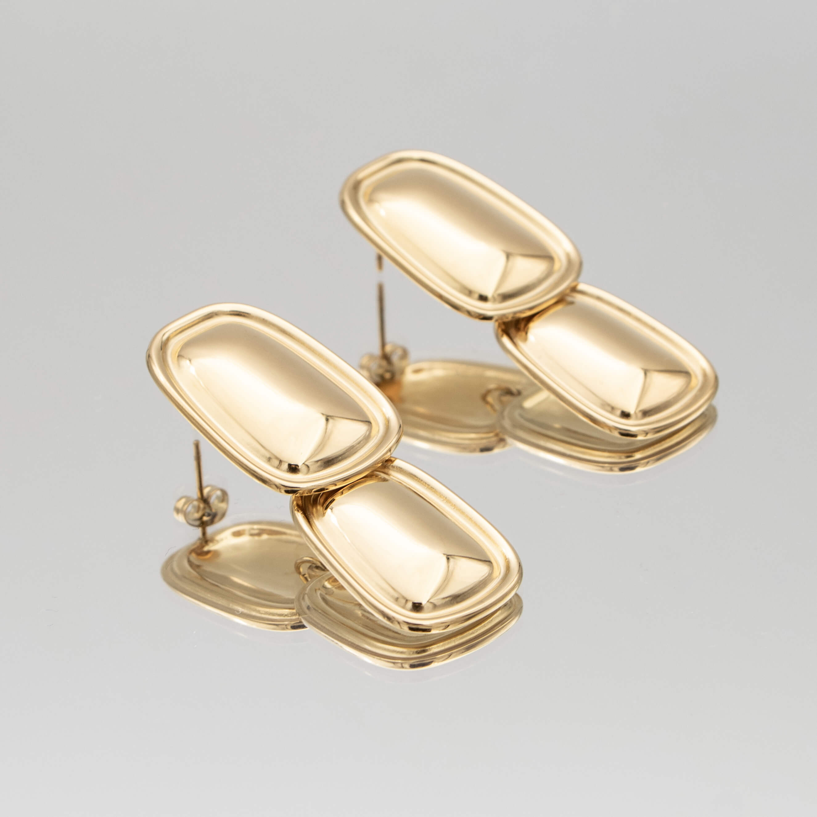 Aiza Earrings, an elegant drop earring, 18K Gold plated Stainless Steel from prya