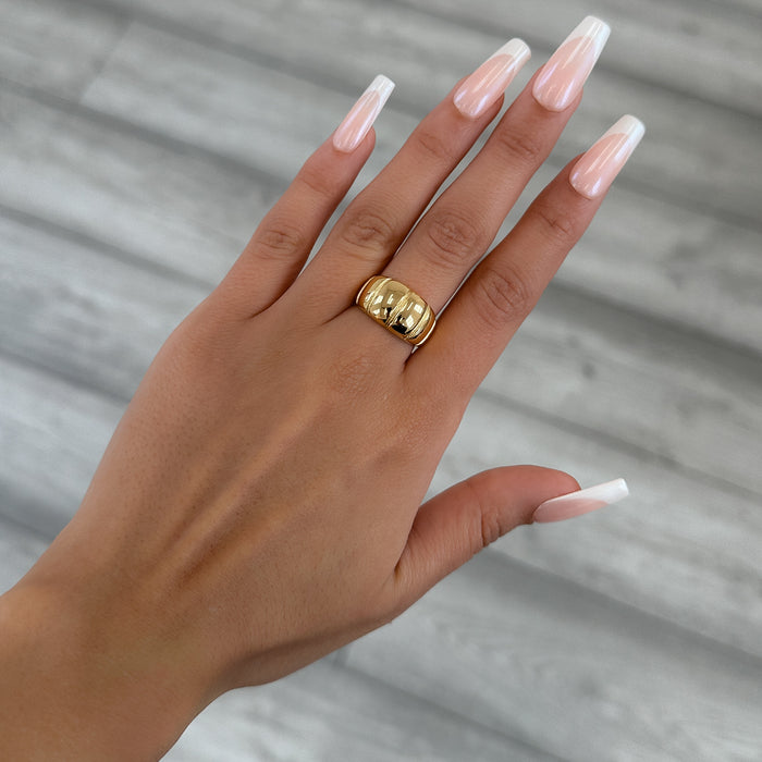 model wearing Alessia Chunky Ribbed Ring, engraved ribbed band crafted in 18k gold plated stainless steel from prya