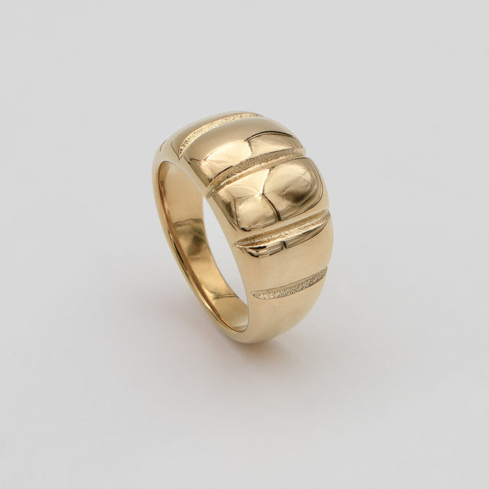 Alessia Chunky Ribbed Ring, engraved ribbed band crafted in 18k gold plated stainless steel from prya