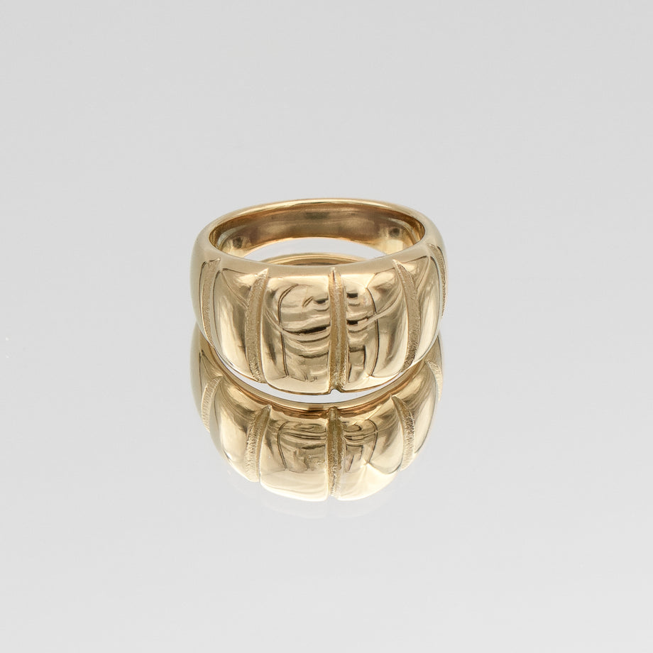 Alessia Chunky Ribbed Ring, engraved ribbed band crafted in 18k gold plated stainless steel from prya