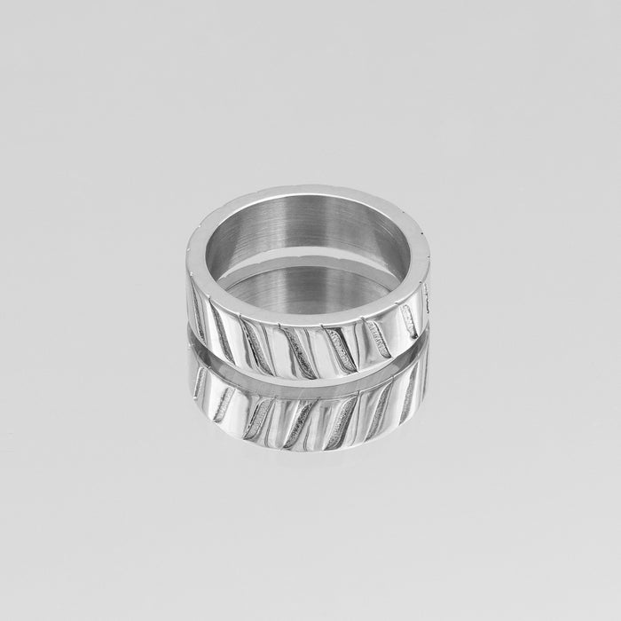 Amaia Band Ring, featuring striped engraving, crafted in silver plated stainless steel