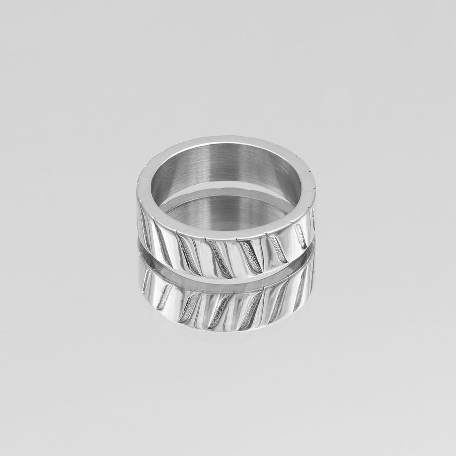 Amaia Band Ring, featuring striped engraving, crafted in silver plated stainless steel