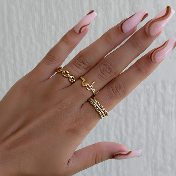 model wearing arabic custom name ring in 18k gold plated from prya