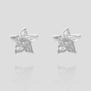 Camilla Flower Earrings feature a stunning design inspired by beautiful lilies, crafted in silver plated stainless steel