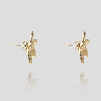 Camilla Flower Earrings feature a stunning design inspired by beautiful lilies, crafted in 18k gold plated stainless steel