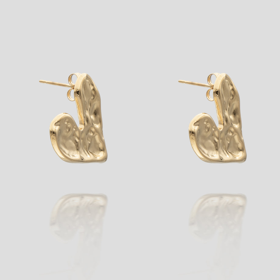 Cari hammered heart earring in 18k gold plated from prya