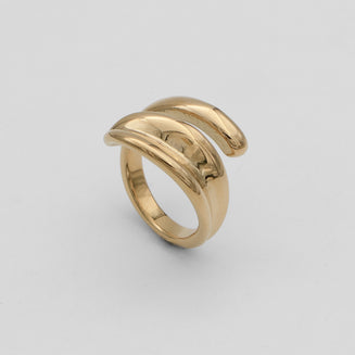 Gianna Wrap Ring, double cross over wrap ring, crafted in 18k gold plated stainless steel from prya 