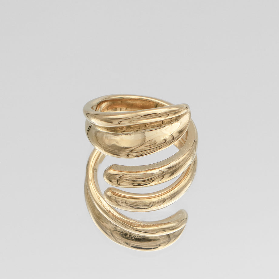 Gianna Wrap Ring, double cross over wrap ring, crafted in 18k gold plated stainless steel from prya 