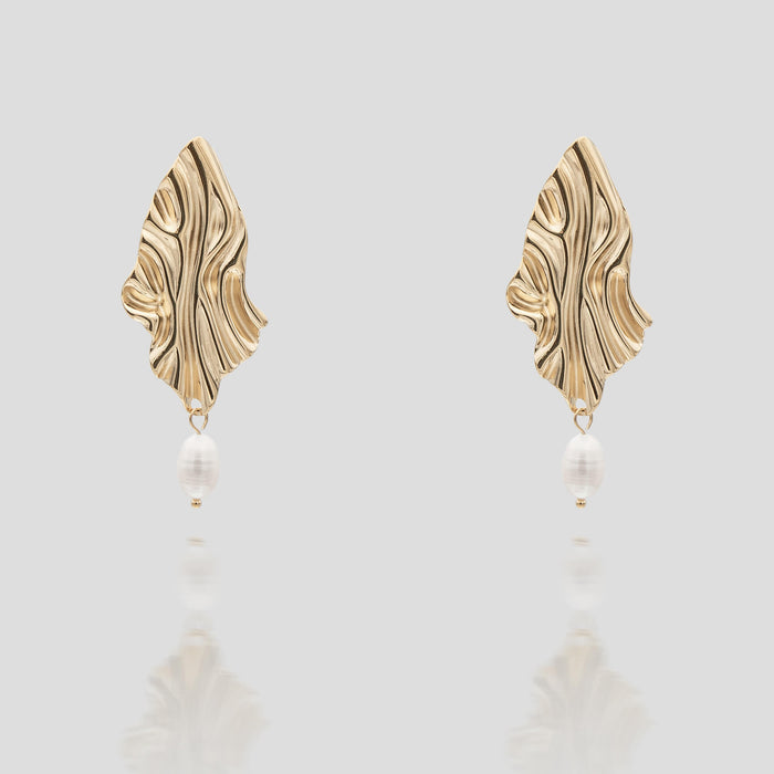 Inaya Pearl Drop Earrings in gold with lustrous pearls from prya