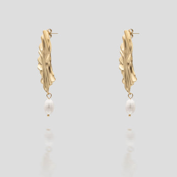 Inaya Pearl Drop Earrings in gold with lustrous pearls from prya