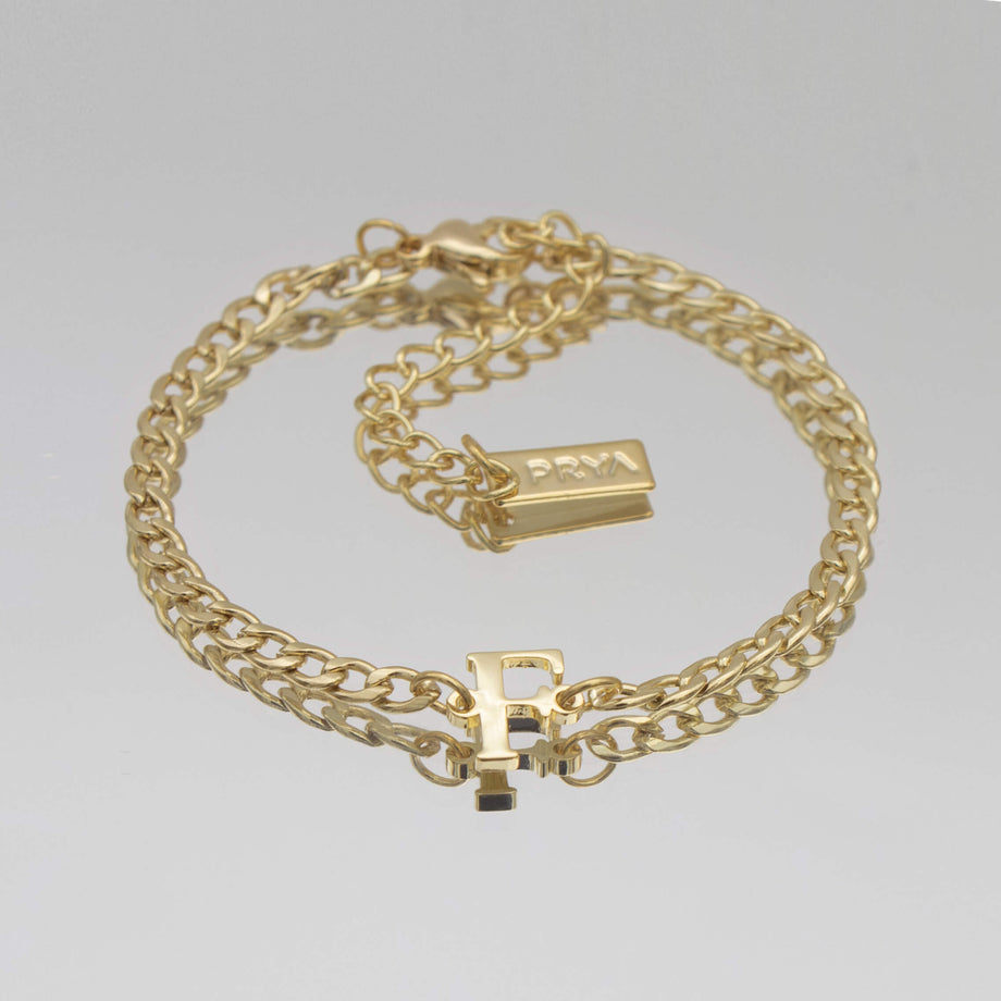 Dubai initial bracelet with cuban chain in 18k gold plating from prya