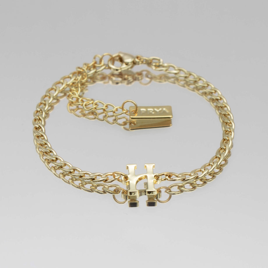 Dubai initial bracelet with cuban chain in 18k gold plating from prya