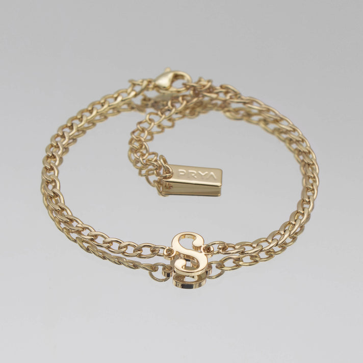 Dubai initial bracelet with cuban chain in 18k gold plating from prya