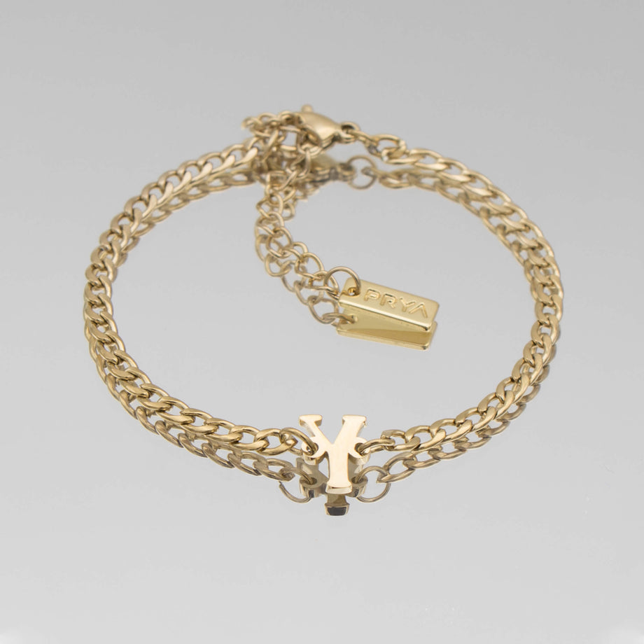 Dubai initial bracelet with cuban chain in 18k gold plating from prya