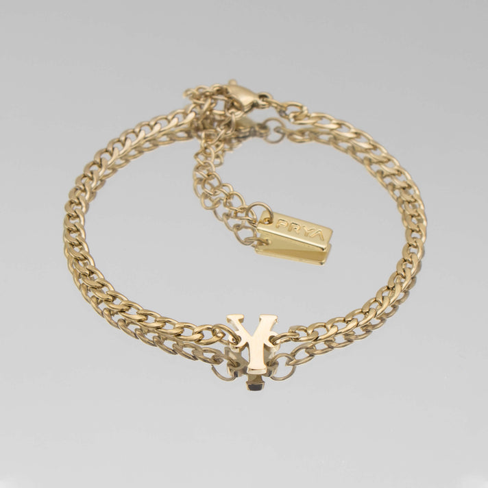 Dubai initial bracelet with cuban chain in 18k gold plating from prya