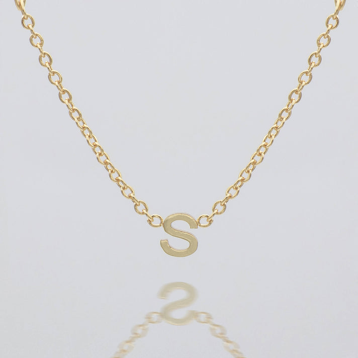 Maia Mini initial necklace in gold by prya