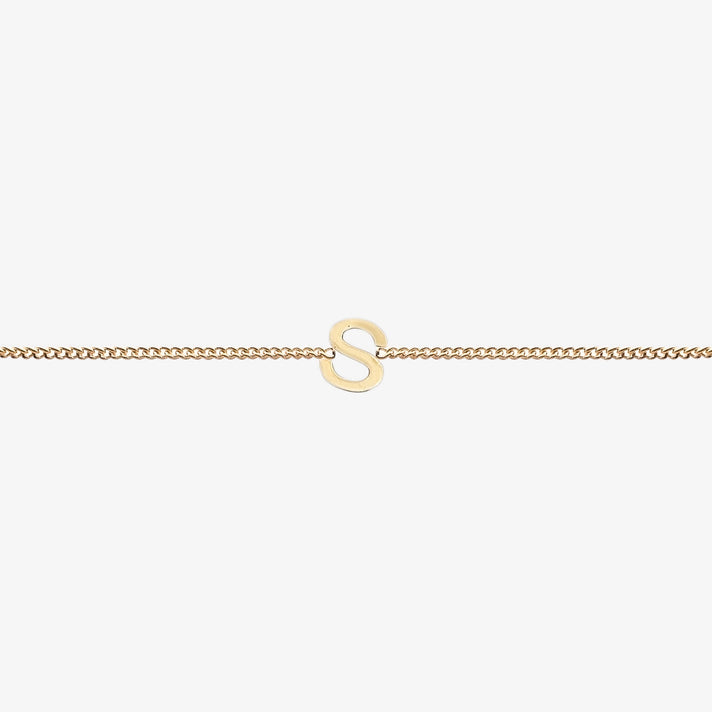  Maia Initial Bracelet with initial pendant on a delicate 18k gold plated chain, perfect accessory for any occasion.