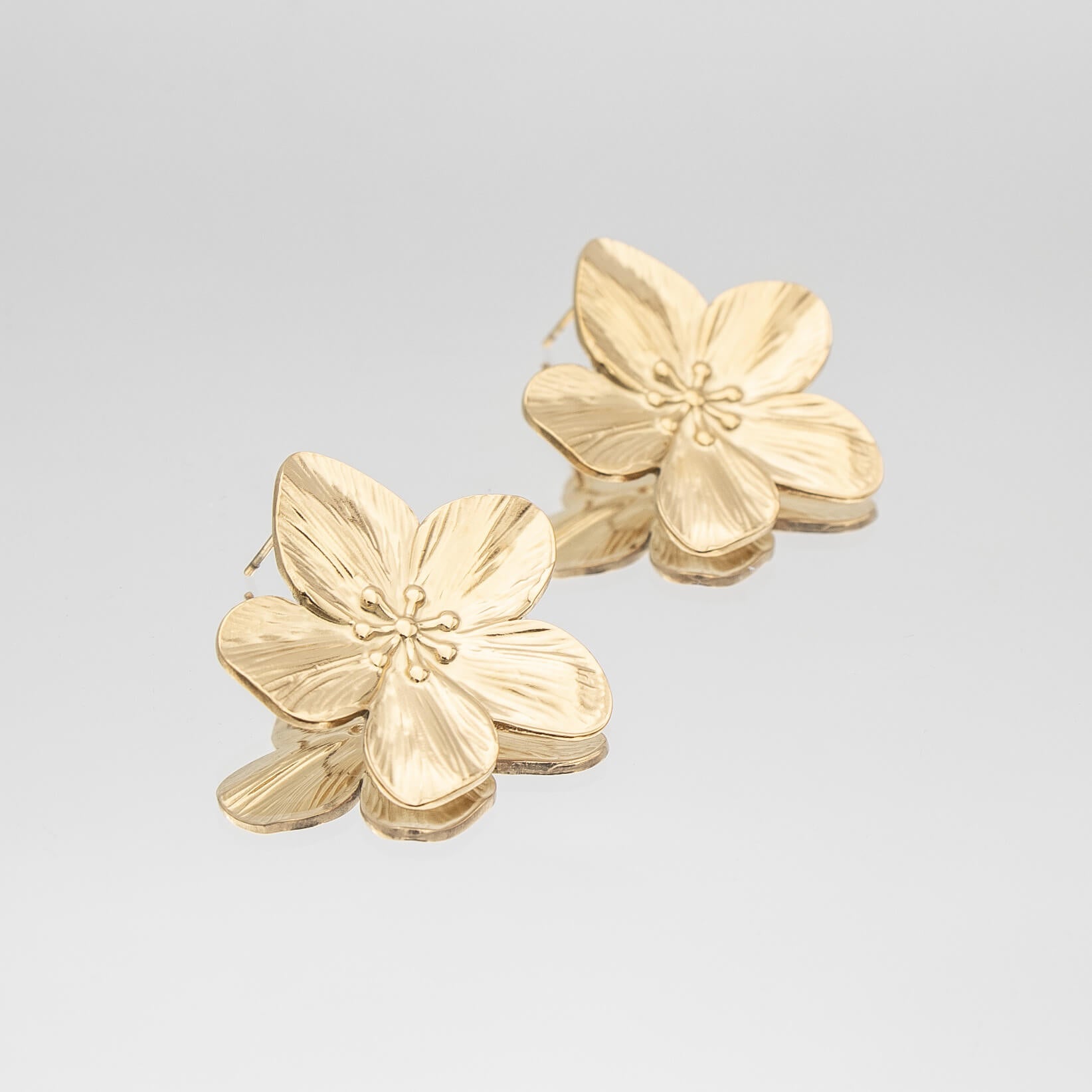 Naya Flower Earrings