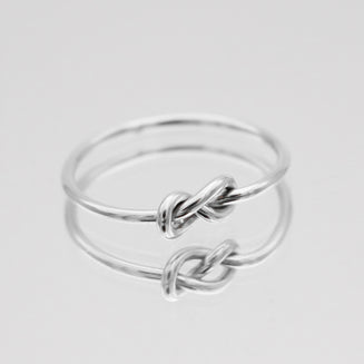 Noelle Knot Ring