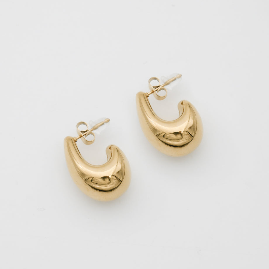 Cami Tear drop earring in gold