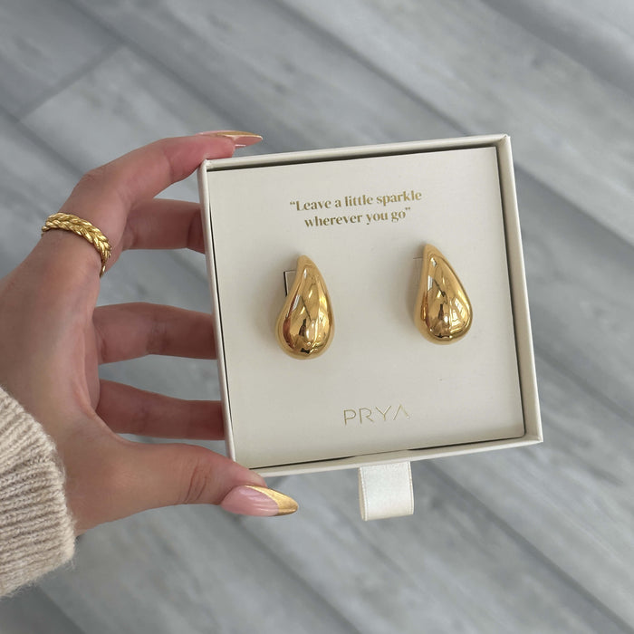 gift box with ella drop earrings in 18k gold plated from prya 