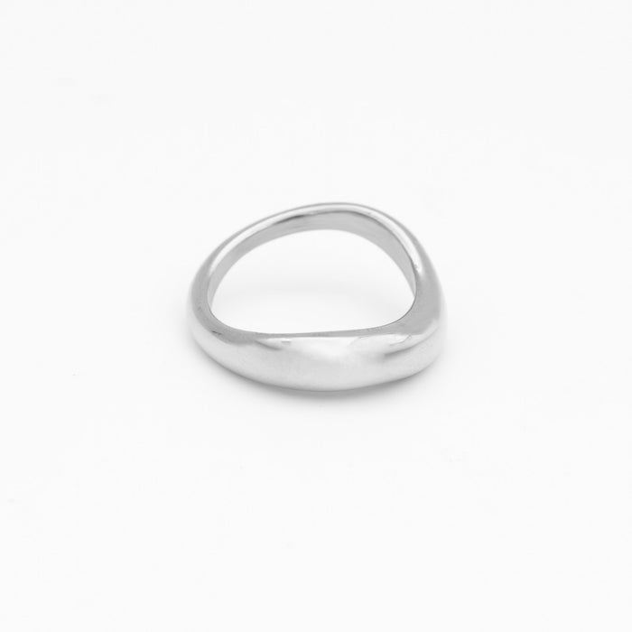 Solene Slim Wave Ring
