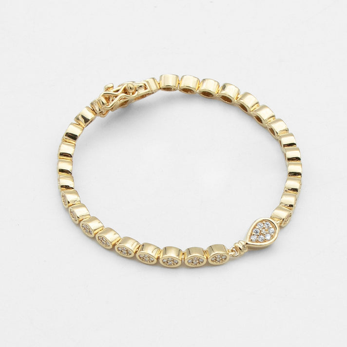 Padel Bracelet in gold wear pear shape stones