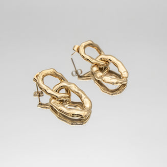 Ria Drop Earrings feature a stunning double-link design, expertly crafted in 18k gold-plated stainless steel from prya