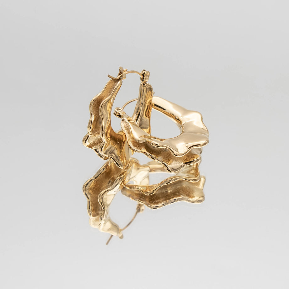 The Ruba 18k Gold plated medium Hoop Earrings, featuring an embossed design from prya