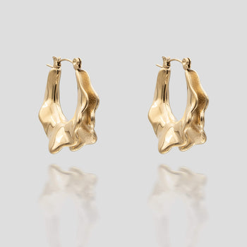 The Ruba 18k Gold plated medium Hoop Earrings, featuring an embossed design from prya