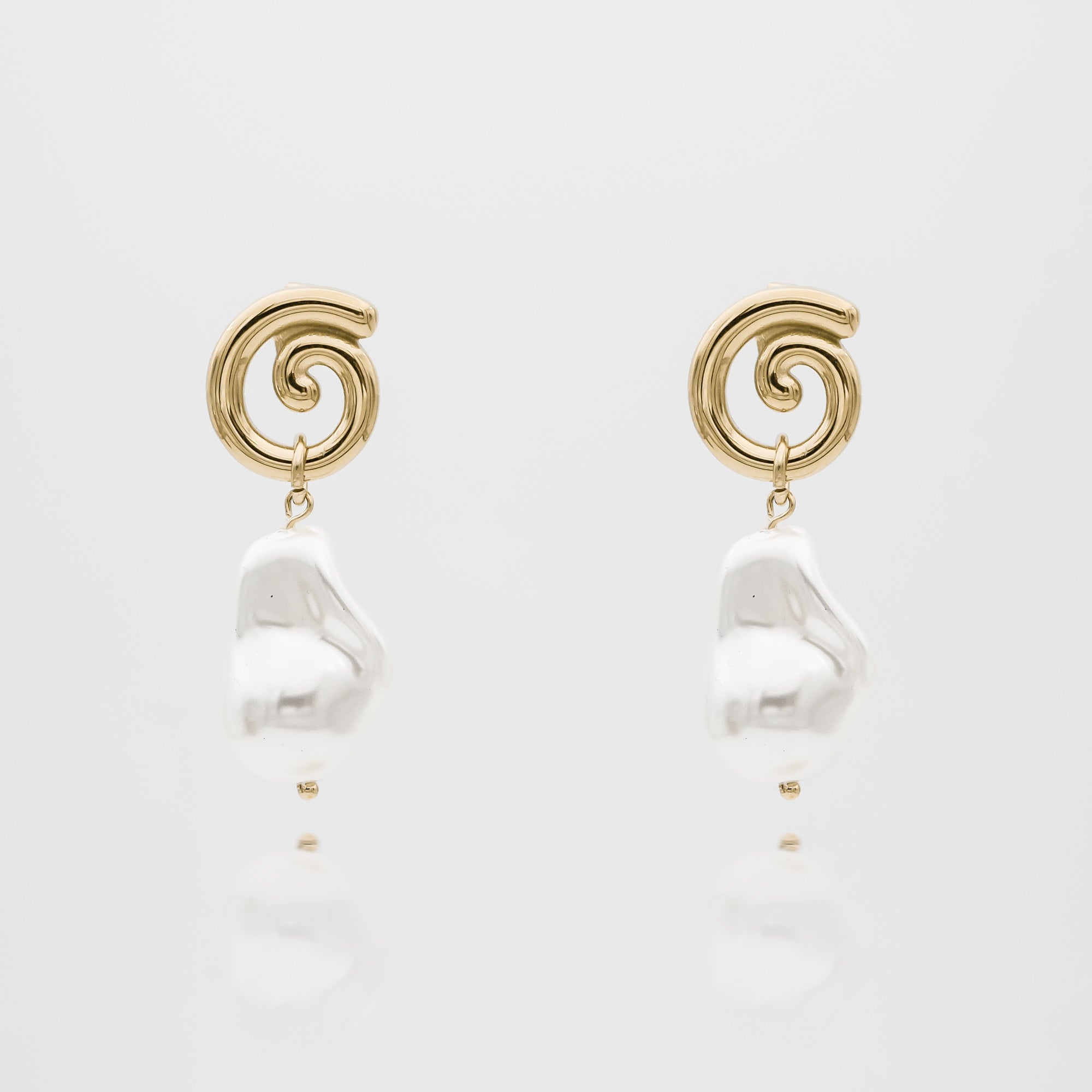 Rumi Pearl Earrings