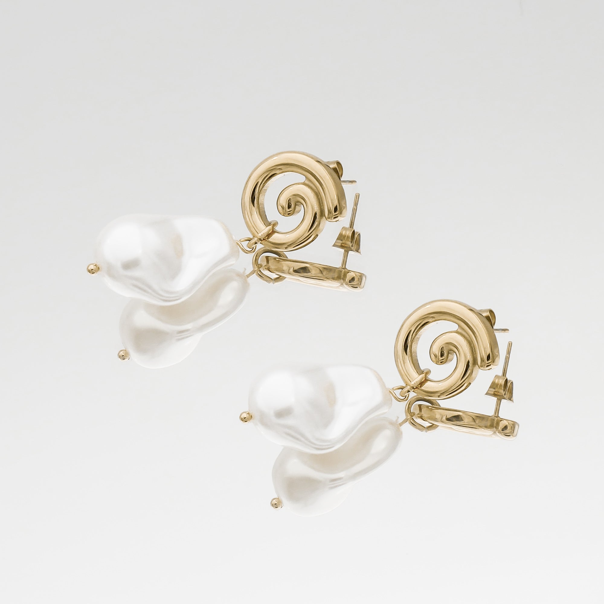 Rumi Pearl Earrings