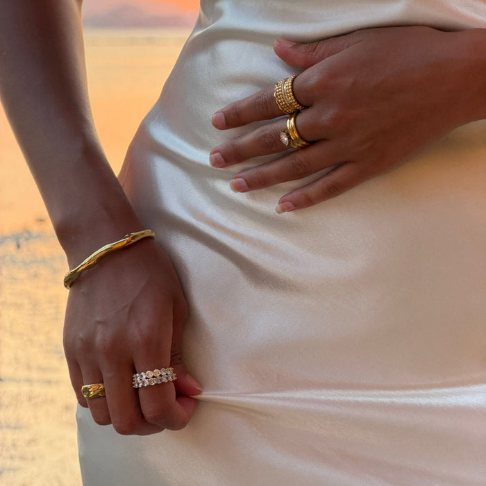 Thea Wave Bangle