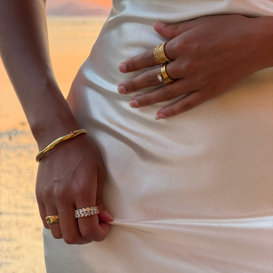 Thea Wave Bangle