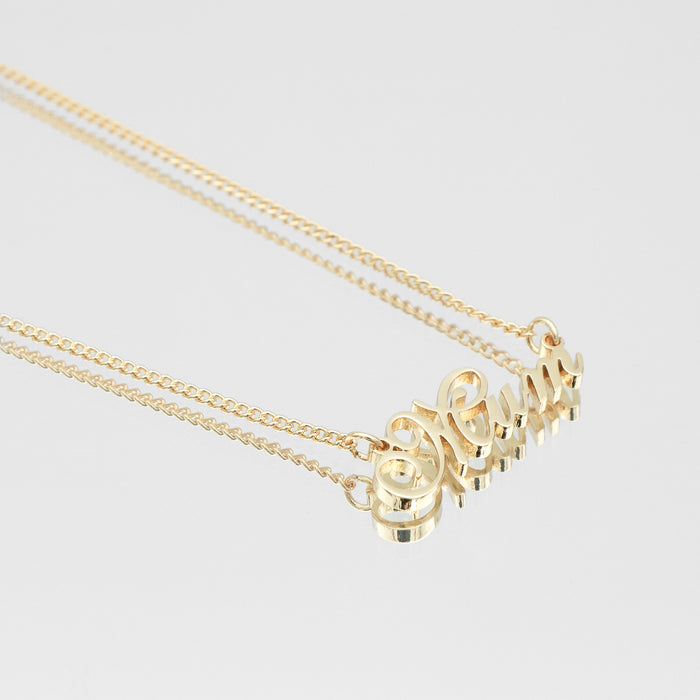 Gold mum necklace in siena script in mini curb chain from prya, perfect mothers day gift