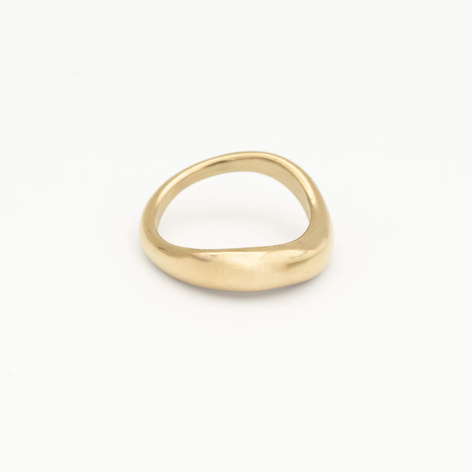 Solene Slim Wave Ring