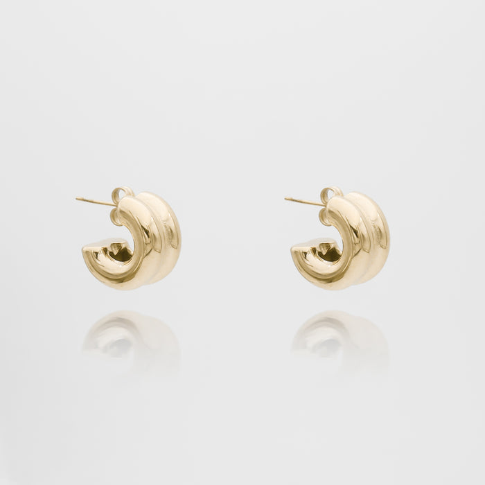 bonnie double banded huggie earring in gold