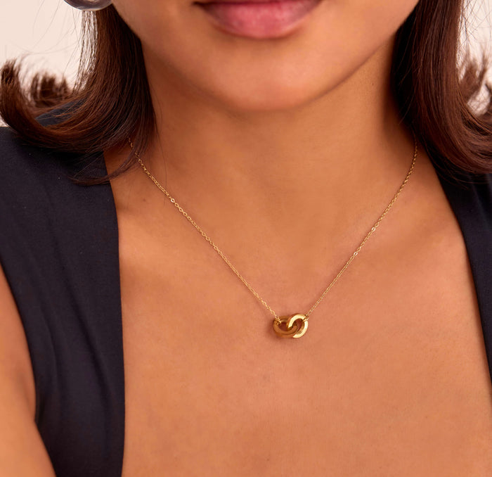 Amara Interlocking Necklace