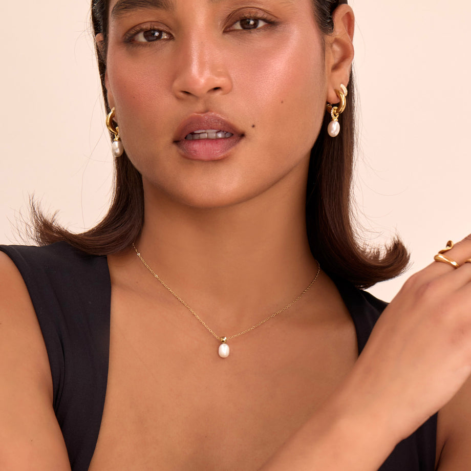 Dara Pearl Drop Necklace