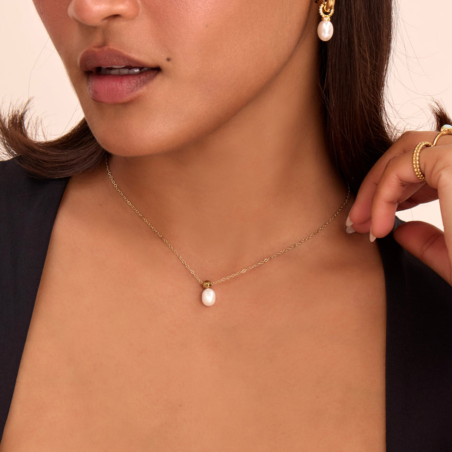 Dara Pearl Drop Necklace