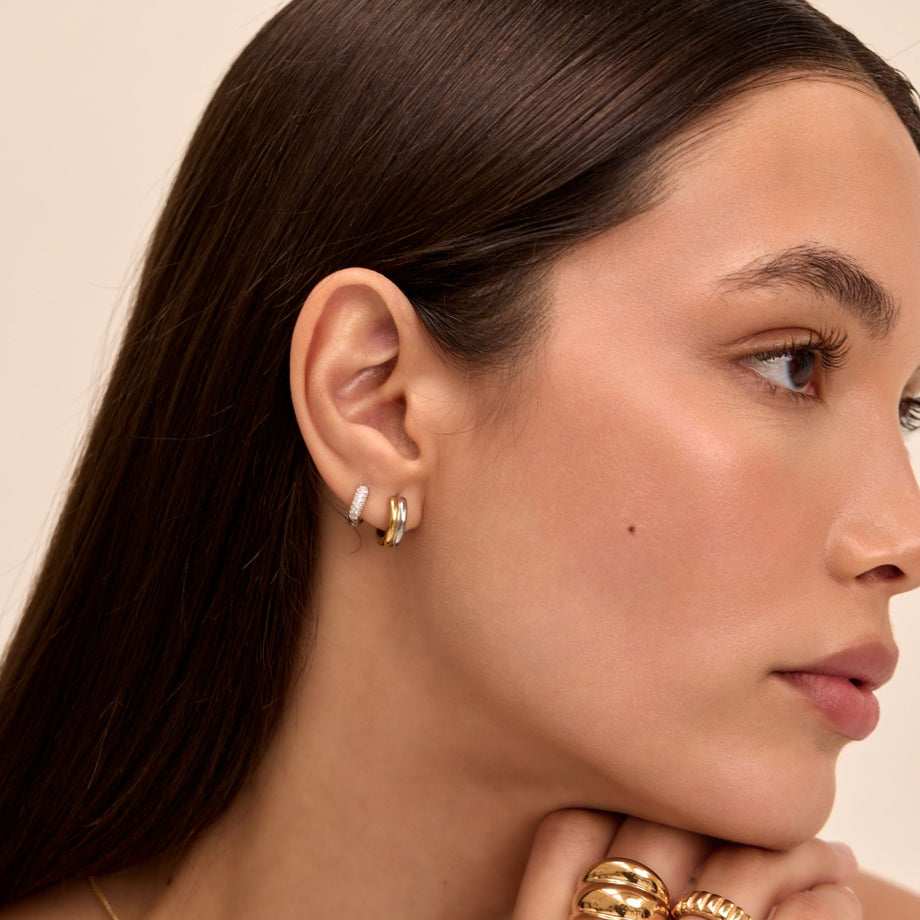 model wearing lori earrings in silver from prya