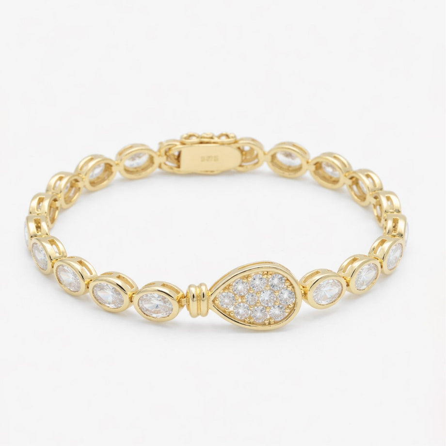 padel bracelet in 18k gold vermeil with Oval stones and pavé padel racket charm.